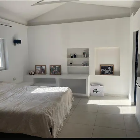 Akoa Villa *